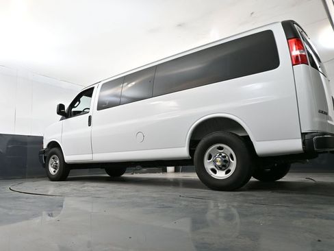 Used 2025 Chevrolet Express 3500 LT w/ LT Preferred Equipment Group RWD image 18