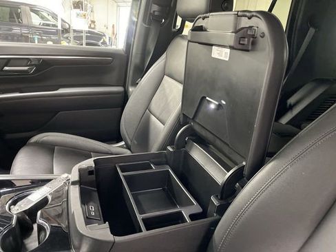 Used 2025 Chevrolet Tahoe LT image 21