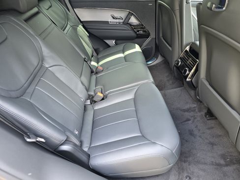 Used 2026 Land Rover Range Rover Sport SE AWD/4WD image 5