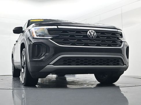 Used 2024 Volkswagen Atlas Cross Sport SE FWD image 46