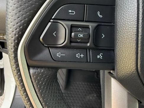 Used 2025 Toyota Tundra Limited AWD/4WD image 20