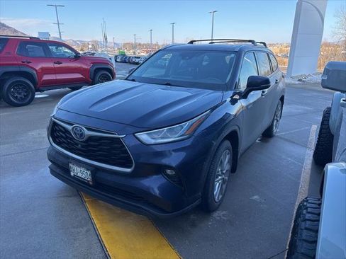 Certified 2021 Toyota Highlander Limited image 5
