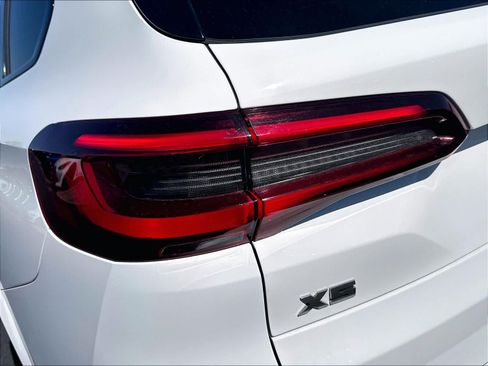 Used 2022 BMW X5 M50i AWD/4WD image 24