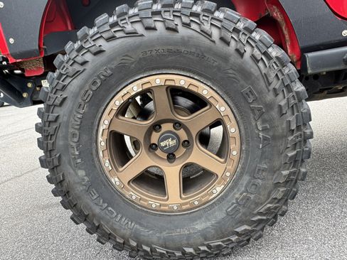 Used 2016 Jeep Wrangler Unlimited Sahara w/ Connectivity Group AWD/4WD image 15