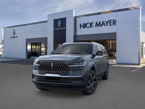 New 2026 Lincoln Navigator L Reserve AWD/4WD image 2