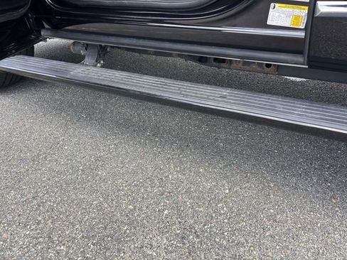 Used 2019 Lincoln Navigator Reserve image 10