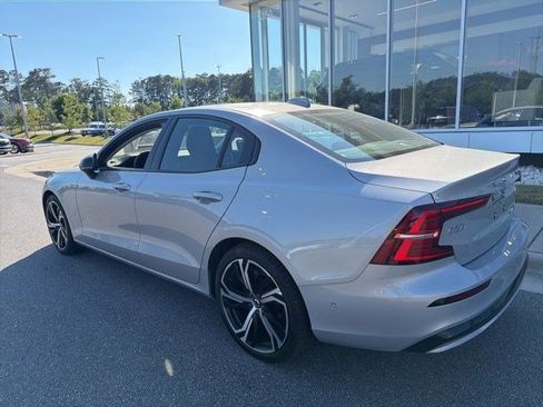 Used 2023 Volvo S60 B5 Plus w/ Climate Package AWD/4WD image 3