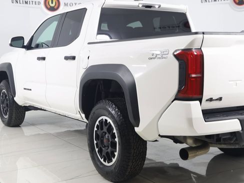 Used 2024 Toyota Tacoma TRD Off-Road image 21