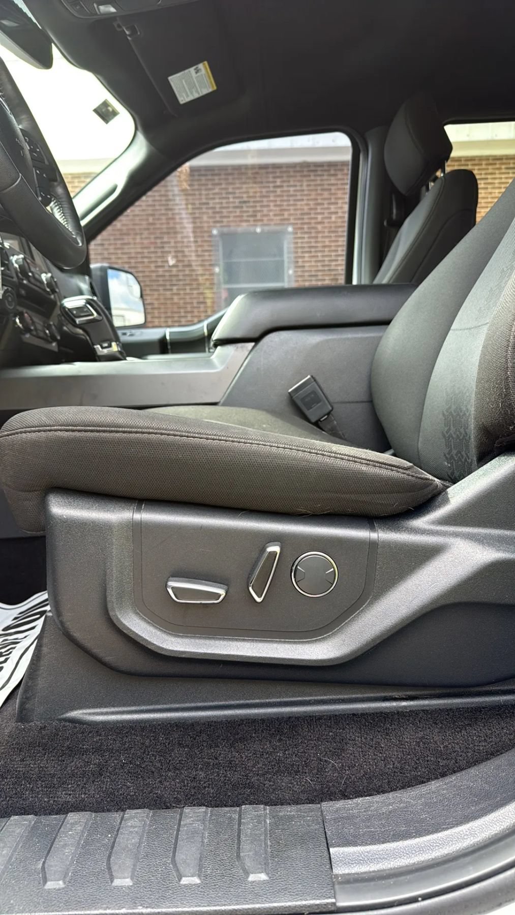 Used 2018 Ford F150 XLT w/ Equipment Group 302A Luxury AWD/4WD image 17