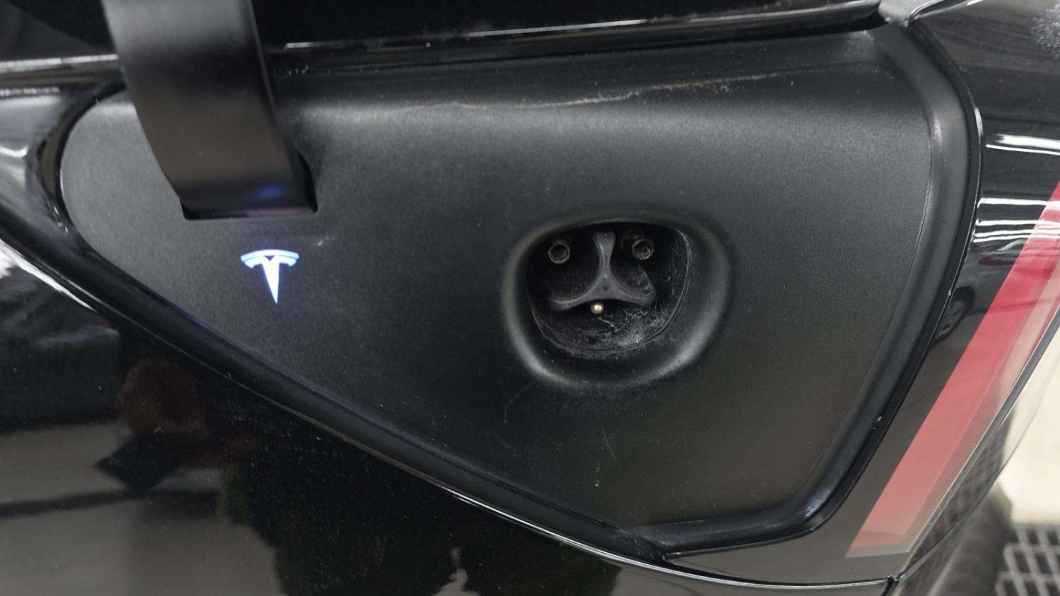 Used 2023 Tesla Model Y Long Range AWD/4WD image 23