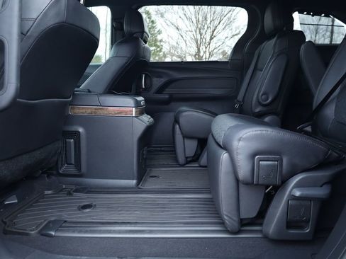 Used 2025 Toyota Sienna Platinum image 14