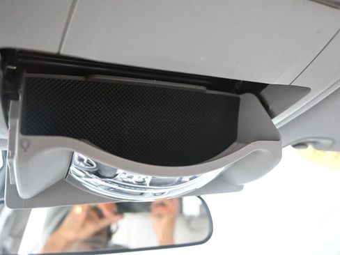 Used 2018 Toyota Highlander LE image 41