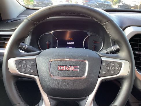 Used 2023 GMC Acadia SLT w/ Technology Package AWD/4WD image 32