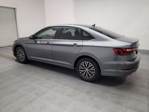 Used 2021 Volkswagen Jetta SE FWD image 3