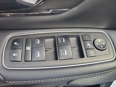 Used 2024 RAM 1500 Limited AWD/4WD image 16