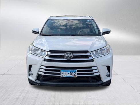 Used 2017 Toyota Highlander XLE AWD/4WD image 2