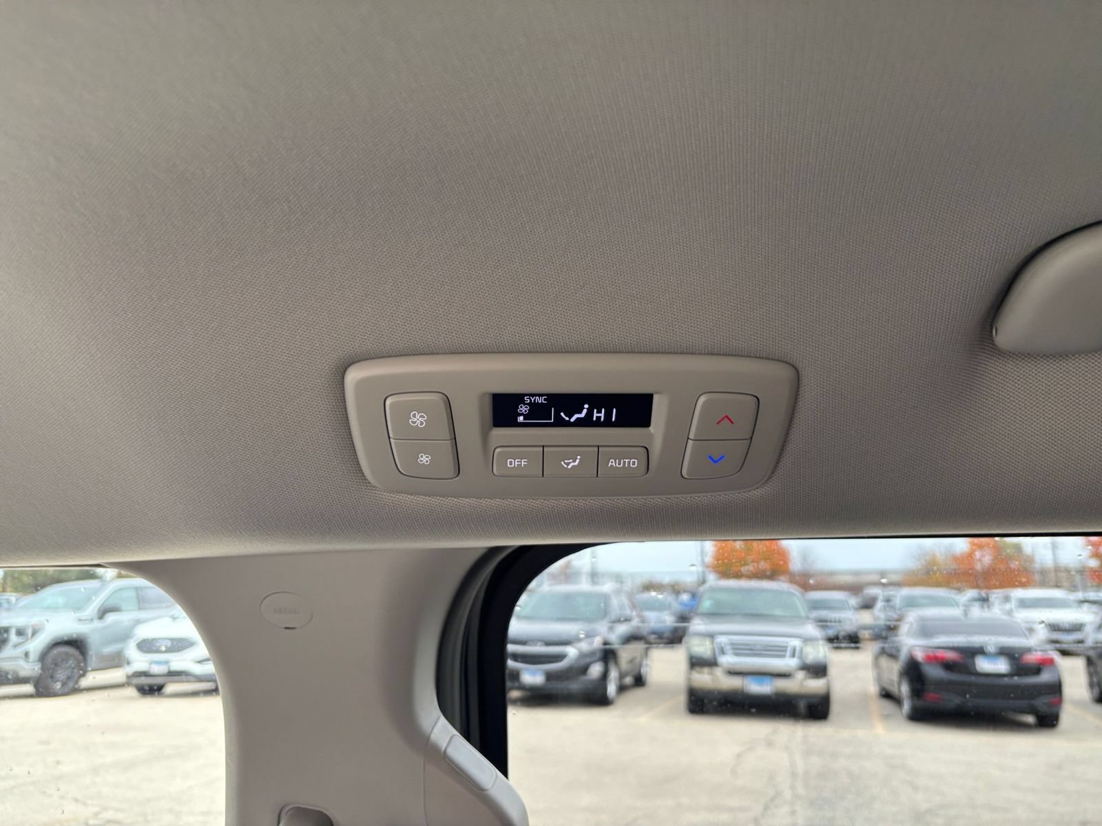 Used 2026 Kia Carnival FWD image 22