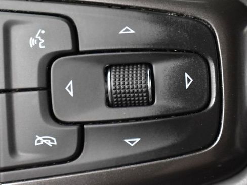 Used 2025 Chevrolet Silverado 1500 ZR2 w/ Technology Package image 28