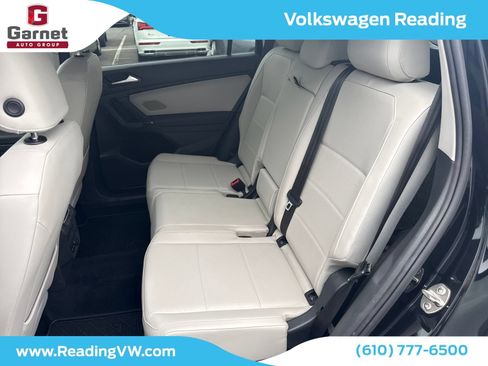 Used 2018 Volkswagen Tiguan SE AWD/4WD image 13