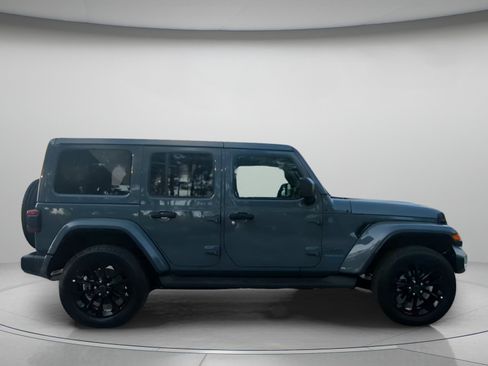 Used 2025 Jeep Wrangler Unlimited Sahara AWD/4WD image 32