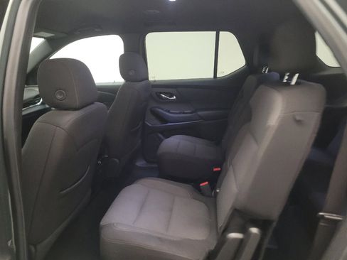Used 2022 Chevrolet Traverse LT FWD image 18