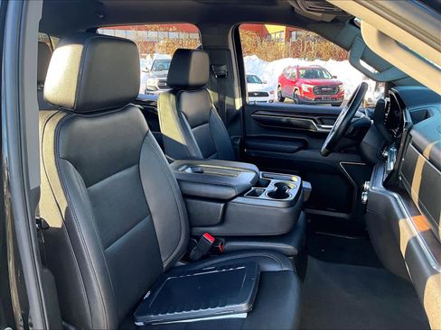 Used 2024 GMC Sierra 1500 SLT image 17