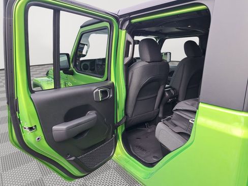 New 2025 Jeep Gladiator Sport image 13