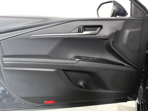 Used 2025 Toyota Camry SE FWD image 6