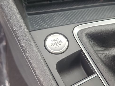 New 2026 Volkswagen Jetta SE FWD image 13