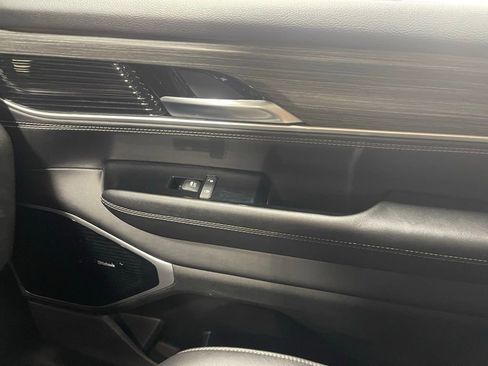 Used 2023 Jeep Wagoneer Series III w/ Premium Group I image 27