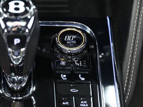 Used 2020 Bentley Flying Spur W12 image 53