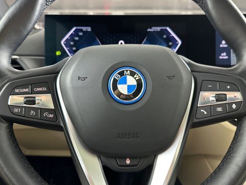 Used 2023 BMW i4 eDrive40 w/ Premium Package RWD image 11