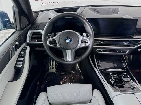 Used 2024 BMW X7 xDrive40i w/ M Sport Package image 24