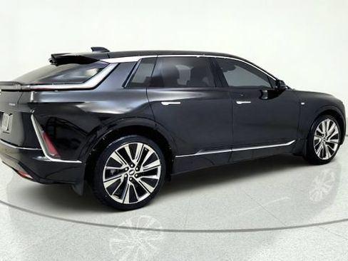 Used 2024 Cadillac Lyriq Luxury RWD image 9