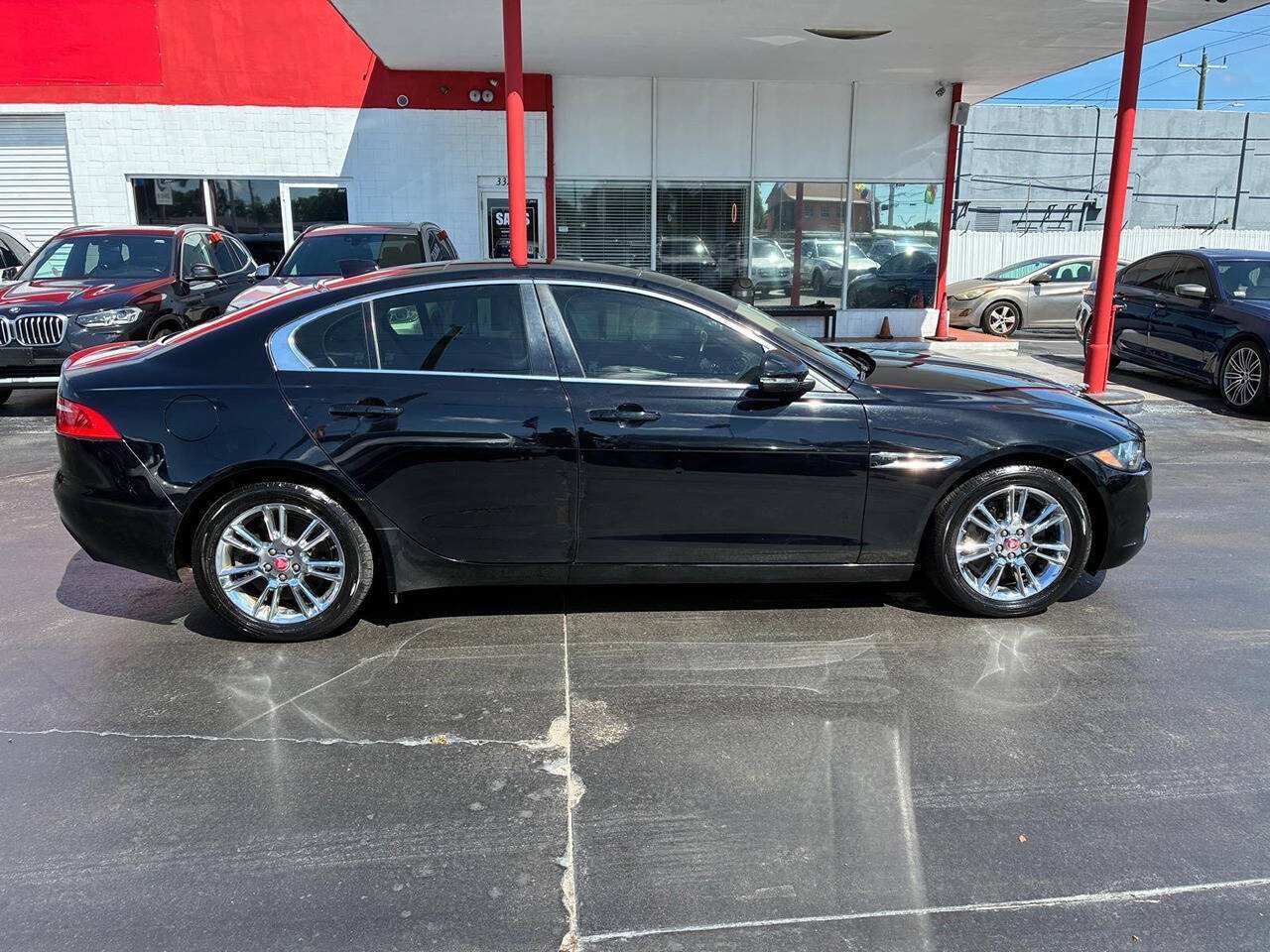 Used 2019 Jaguar XE Premium RWD image 7