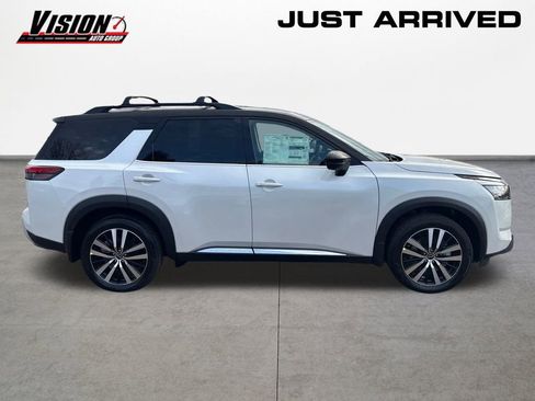 New 2025 Nissan Pathfinder Platinum w/ Lighting Package (N92) image 2