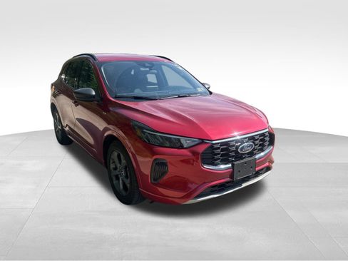 Used 2023 Ford Escape ST-Line w/ Equipment Group 301A image 3