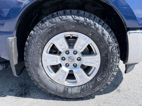 Used 2018 Nissan Titan SV w/ SV Convenience Package image 32