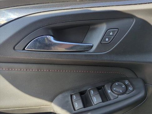 Used 2021 Chevrolet TrailBlazer RS w/ Technology Package image 16