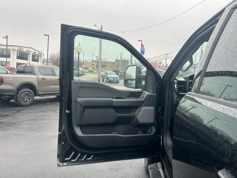 New 2026 Ford F350 Lariat w/ Black Appearance Package image 17