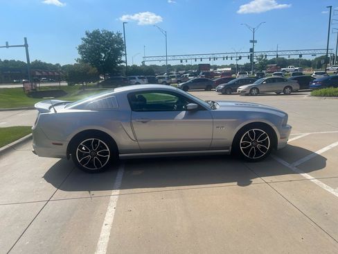 Used 2013 Ford Mustang GT Premium w/ GT Coupe Accessory Pkg 5 RWD image 5
