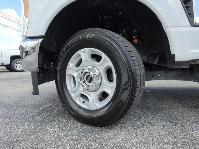 Used 2025 Ford F250 XLT AWD/4WD image 36