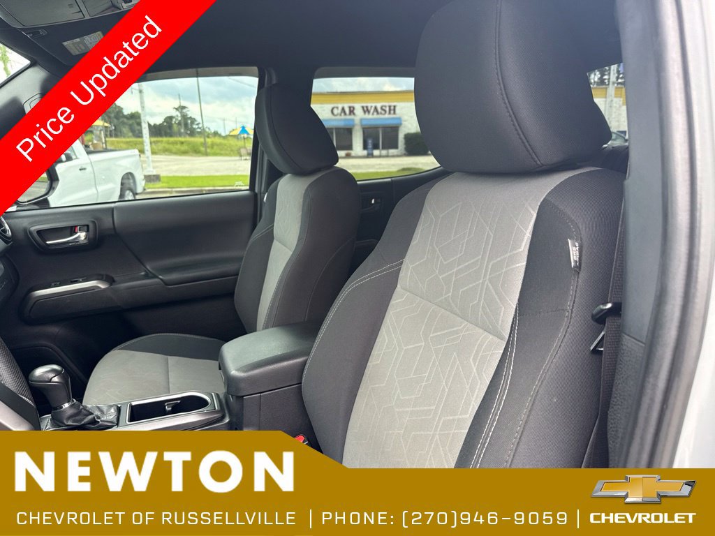 Used 2021 Toyota Tacoma TRD Sport AWD/4WD image 15