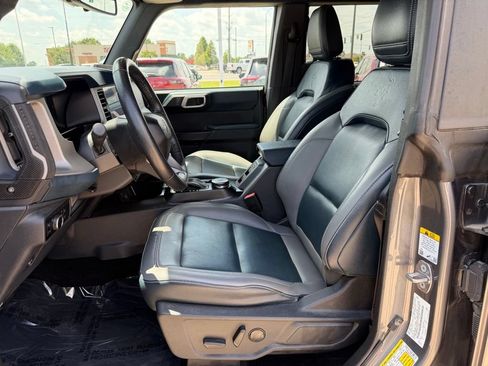 Used 2024 Ford Bronco Outer Banks AWD/4WD image 9
