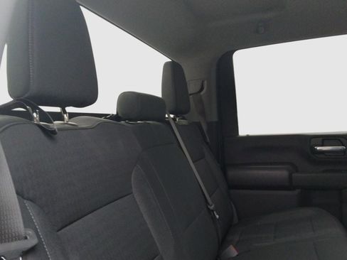 Used 2024 Chevrolet Silverado 2500 Custom w/ Custom Value Package image 28