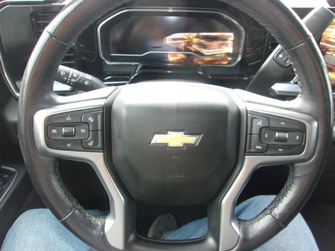 Used 2022 Chevrolet Silverado 1500 LT image 11