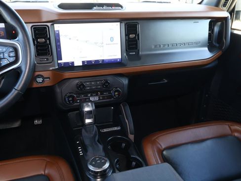 Used 2024 Ford Bronco Outer Banks image 11