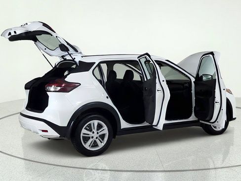 Certified 2025 Nissan Kicks Play S FWD image 14