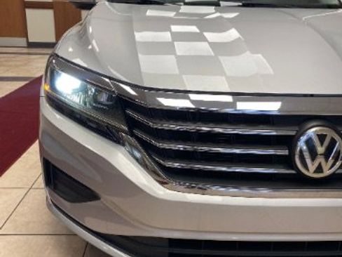 Used 2020 Volkswagen Passat 2.0T S image 9