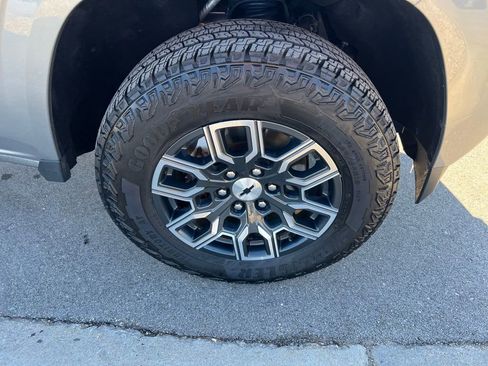 Used 2023 Chevrolet Colorado Z71 w/ Z71 Convenience Package 2 image 11